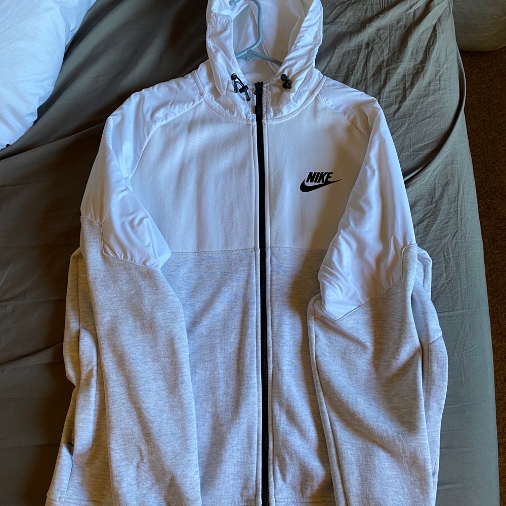 Nike jacket size lrg